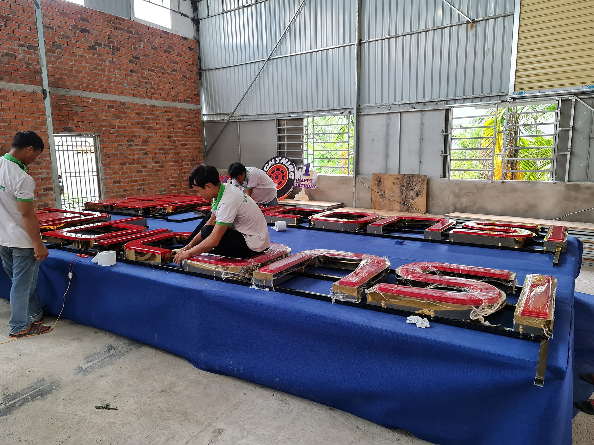 logo cấu tháp giá rẻ bình dương