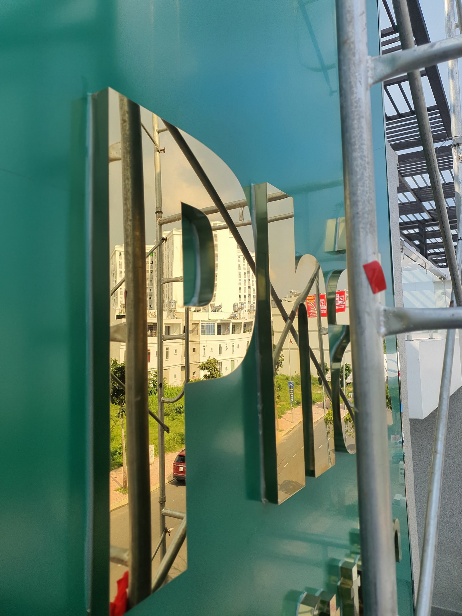 chữ inox vàng