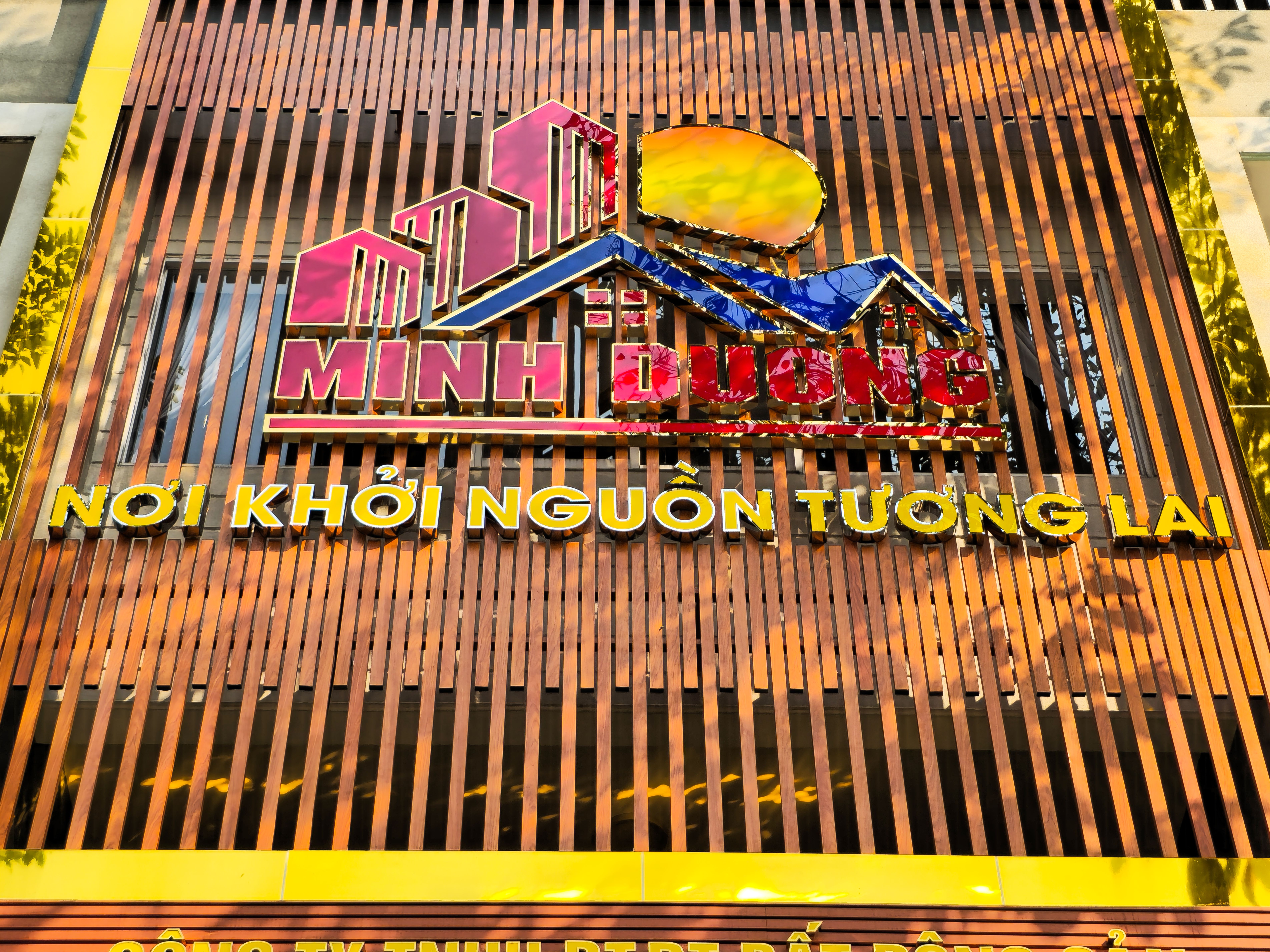 logo inox gắn led